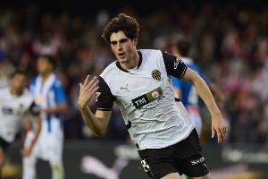 华体会体育平台-米体：米兰的引援目标瓦伦西亚中场哈维-格拉接近加盟曼联