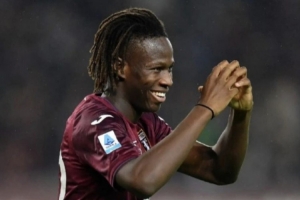 罗马诺：都灵续约球队20岁边锋恩杰，新约到2029年并附带续约选项